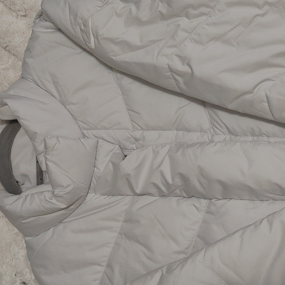 Nike Women's Light Gray Jacket - Picture 4 of 7
